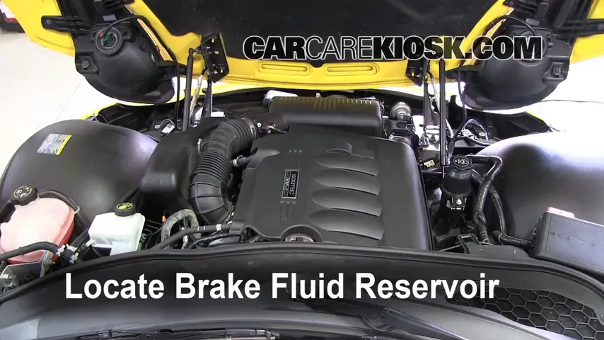 2007 Pontiac Solstice 2.4L 4 Cyl. Brake Fluid